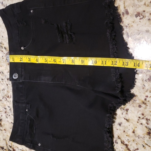 ๐งโ๐10/10๐งโ๐Wax jean shorts in black - Picture 7 of 8